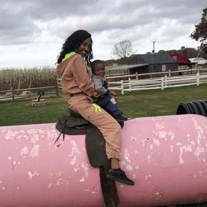 Meet your Posher, Deasia